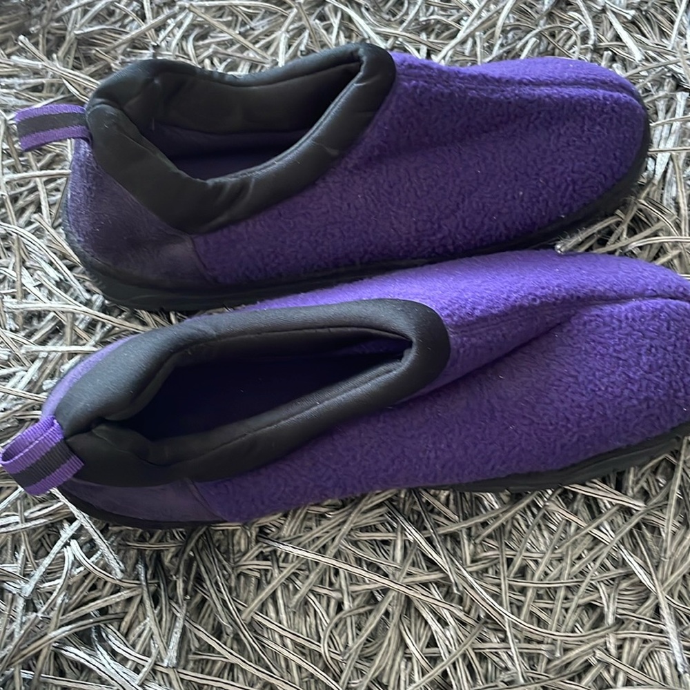 Purple size large unisex slippers.
